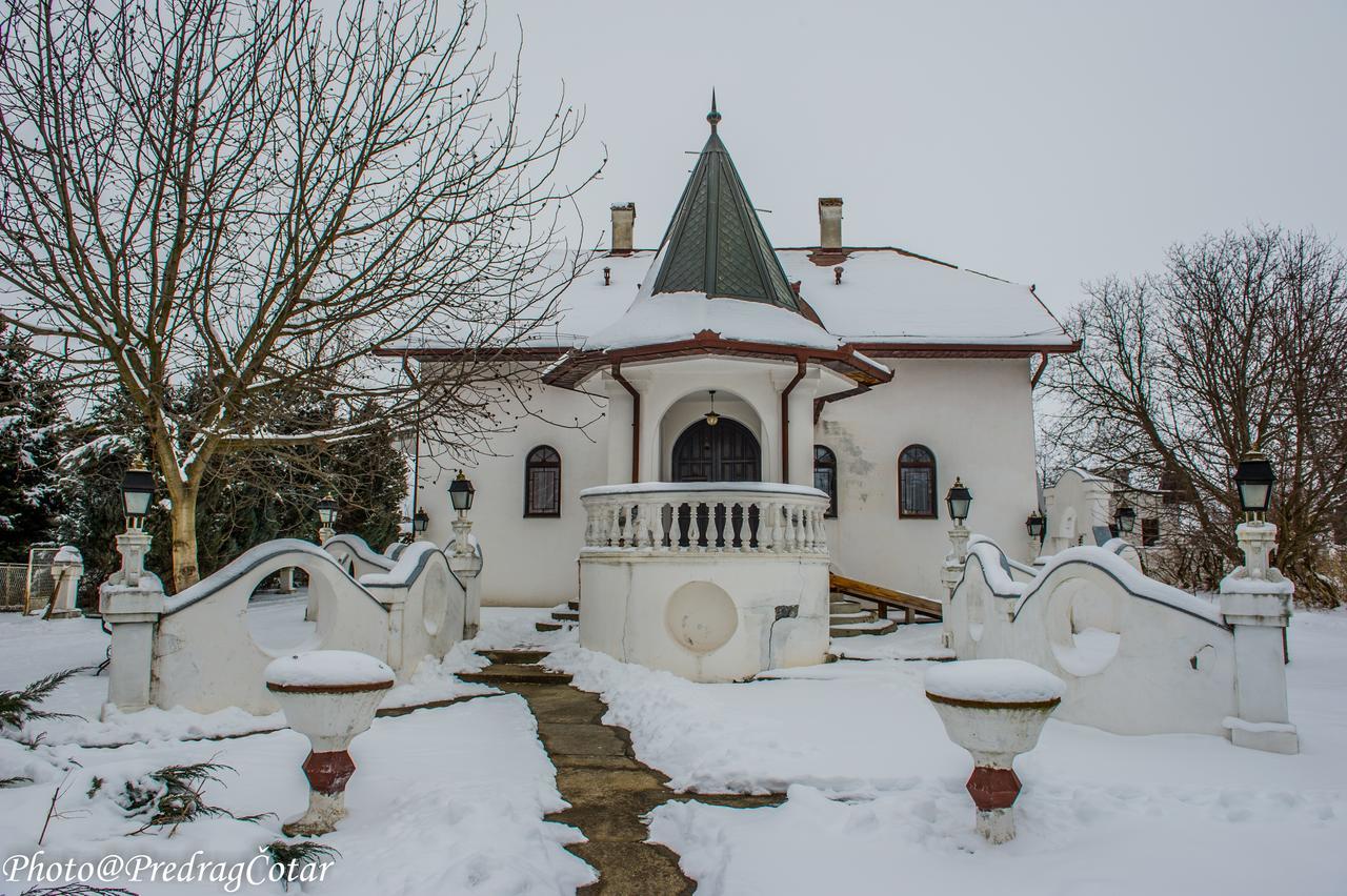 B&B Villa Pipacs Feketic Exterior photo